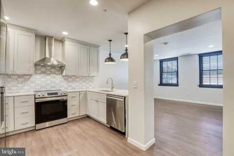 210 E BOSCAWEN ST, WINCHESTER, VA 22601