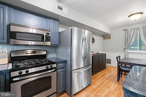 411 N STILES AVENUE, MAPLE SHADE, NJ 08052