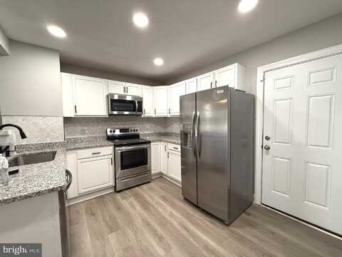 5711 J STREET, FAIRMOUNT HEIGHTS, MD 20743