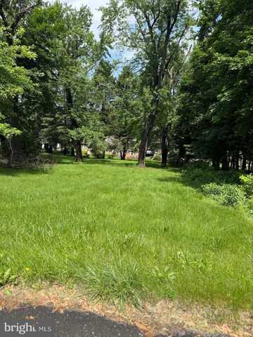 555 HIGHLAND AVENUE, MILTON, PA 17847
