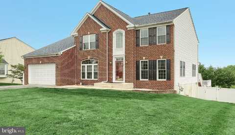 24 LOUVAIN DRIVE, HANOVER, PA 17331