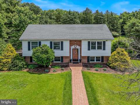 106 MASON FARM DRIVE, KEARNEYSVILLE, WV 25430