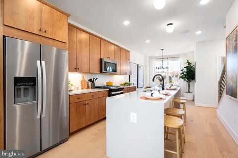 140 SHANNON MEWS, ALEXANDRIA, VA 22304