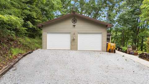 207 Ives Lane, Franklin, NC 28734