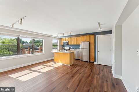 212 OAKWOOD STREET SE, WASHINGTON, DC 20032