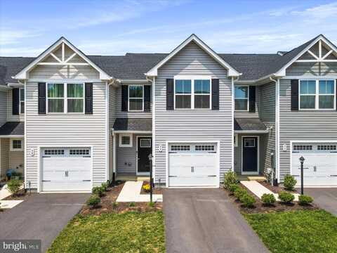 94 CALAIS PLACE, HEDGESVILLE, WV 25427