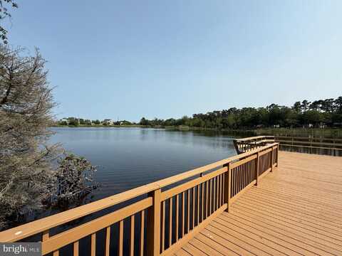 170 E HOLLY LANE, TUCKERTON, NJ 08087