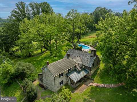 880 COUNTY PARK ROAD, POTTSTOWN, PA 19465