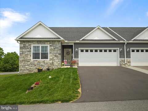 537 SHOOK COURT E, GREENCASTLE, PA 17225