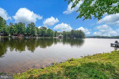 121 HILLSIDE DRIVE, LOCUST GROVE, VA 22508