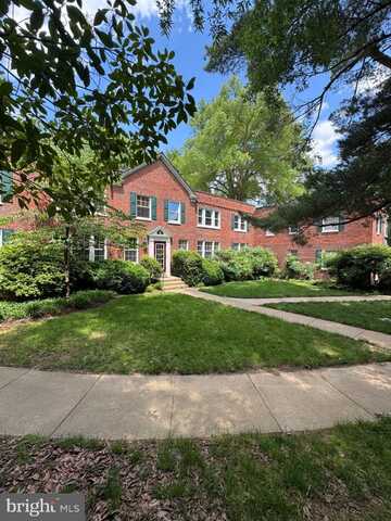 2011 KEY BOULEVARD, ARLINGTON, VA 22201