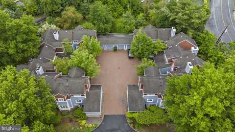 8 RAILROAD PLACE, PENNINGTON, NJ 08534