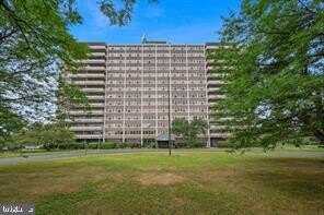 314 BARCLAY TOWERS, CHERRY HILL, NJ 08034