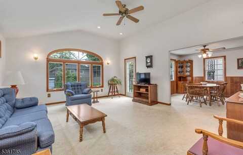 541 Spruce Ave, Garwood, NJ 07027