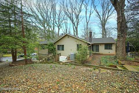 222 Red Hill Road, Middletown, NJ 07748