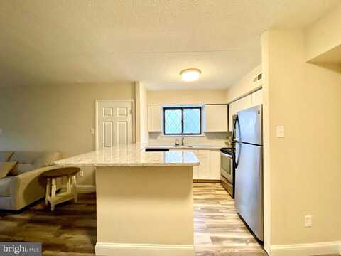 5200 HILLTOP DRIVE, BROOKHAVEN, PA 19015