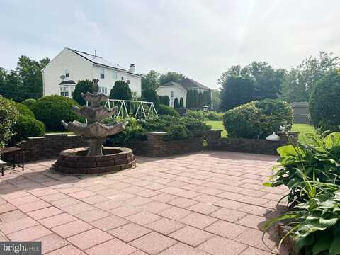 5 PRIMROSE DRIVE, BURLINGTON TOWNSHIP, NJ 08016