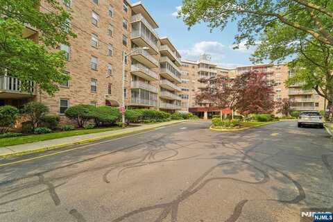 530 Valley Road, Montclair, NJ 07043