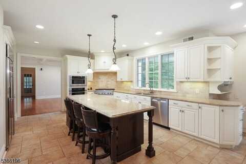 82 Queen Anne Dr, Bernardsville, NJ 07920