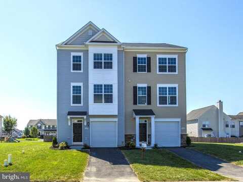 3714 OAKLEY LANE, GREENCASTLE, PA 17225