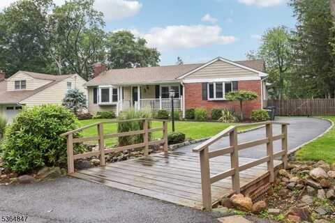 1 Seymour St, Caldwell, NJ 07006