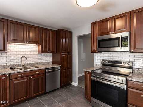 102 Sanair Court, Apex, NC 27502