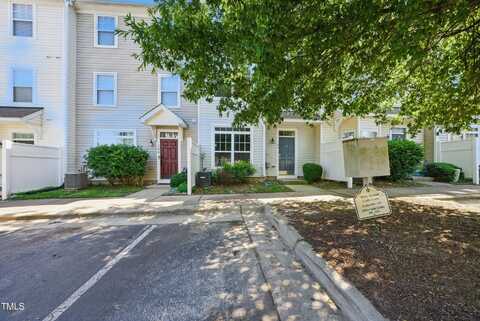 8621 Neuse Club Lane, Raleigh, NC 27616