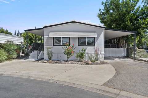 1218 Cleveland Avenue E, Madera, CA 93638