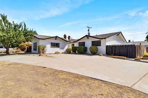 2728 fairway Court S, Visalia, CA 93277