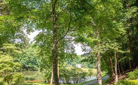 587 Lakeside Circle, Franklin, NC 28734