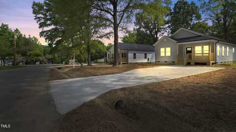 2305 Pinecroft Drive, Burlington, NC 27217