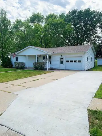 1005 Sunset Dr, Gowrie, IA 50543