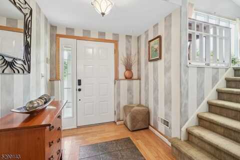 268 Stonehouse Rd, Bernardsville, NJ 07920