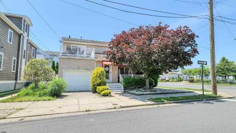 2 S Barclay Ave, Margate City, NJ 08402