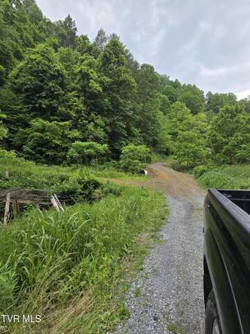 719 Simerly Creek, Hampton, TN 37658