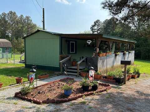 1135 OLD HOMESTEAD RD, BIG SANDY, TN 38221