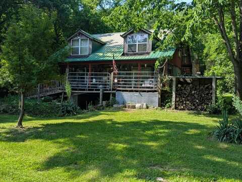 678 Love Valley Rd, Silver Point, TN 38582
