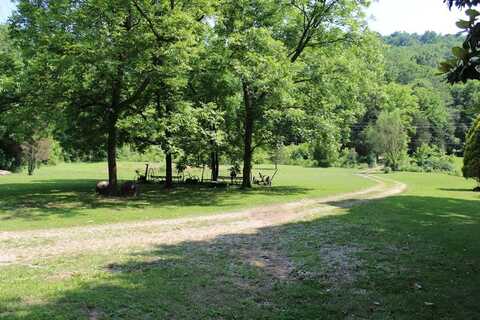 678 Love Valley Rd, Silver Point, TN 38582