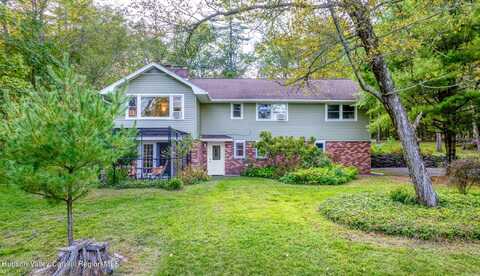 15 Forestwood Drive, Woodstock, NY 12498