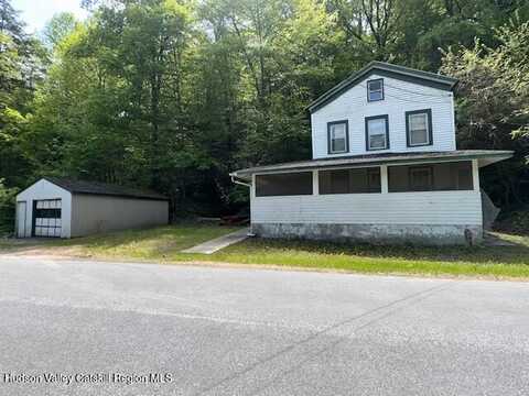 818 Cauterskill Road, Catskill, NY 12414