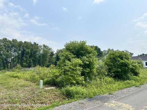 27 Broadway Road, Saugerties, NY 12477