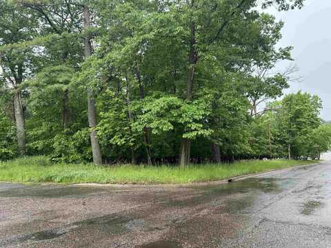 907 E I, Iron Mountain, MI 49801