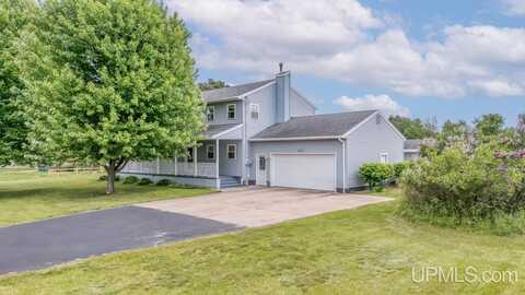 2411 S 8th, Escanaba, MI 49829