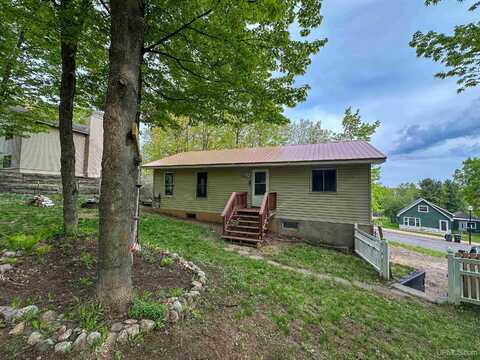 213 W Arch, Negaunee, MI 49866