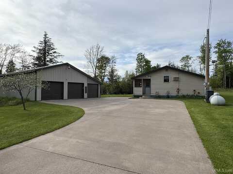 5452 W North Island Lake, Hurley, WI 54534