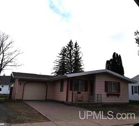 406 3rd, Wakefield, MI 49968