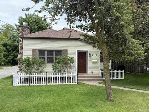 801 S Hemlock, Iron Mountain, MI 49801