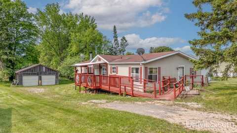 W5481 5th, Hermansville, MI 49847