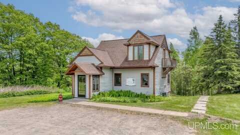2462 US 2, Florence T-WI, WI 54121