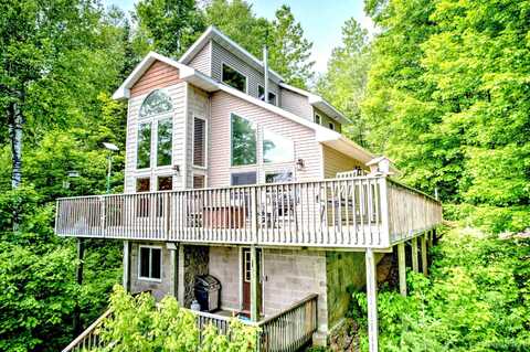 3007 W Pike Lake, Gwinn, MI 49841